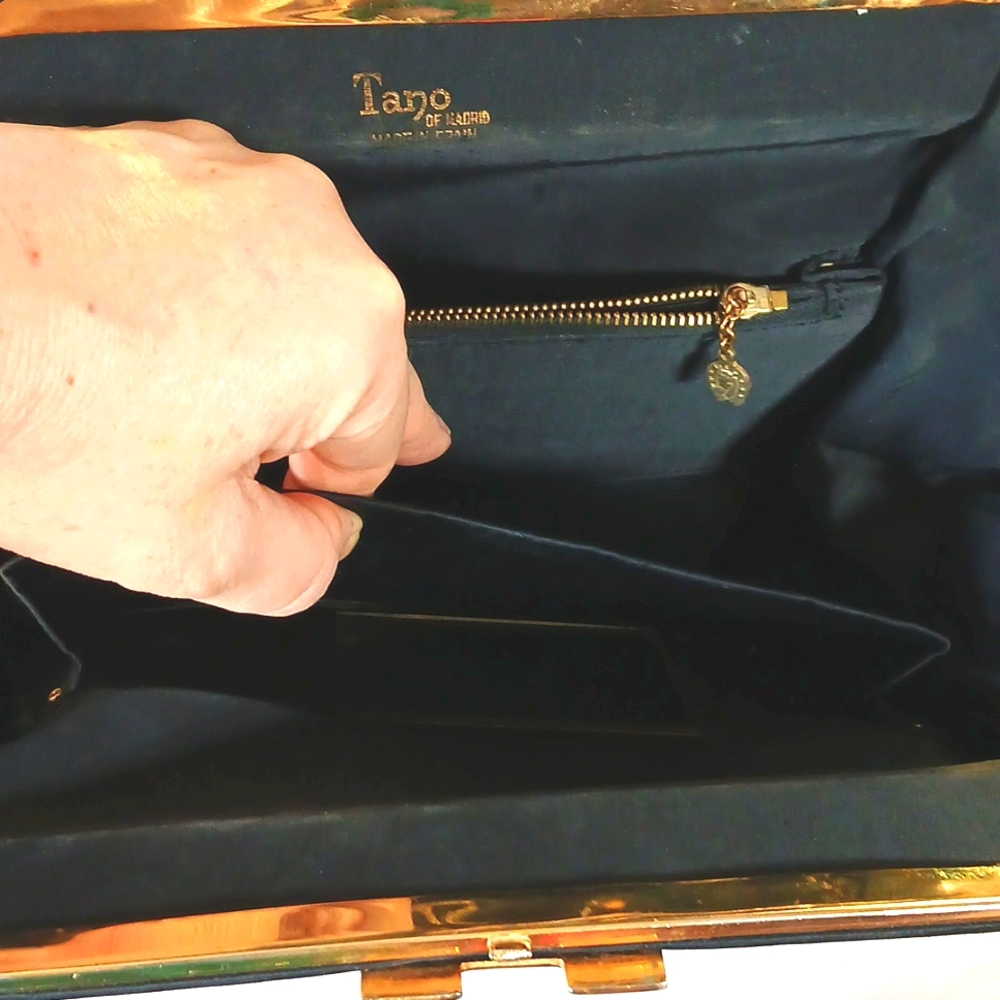 👜 1940s Tano of Madrid Black Silk Handbag Gold Clasp Made in Spain Retro - Picture 13 of 14